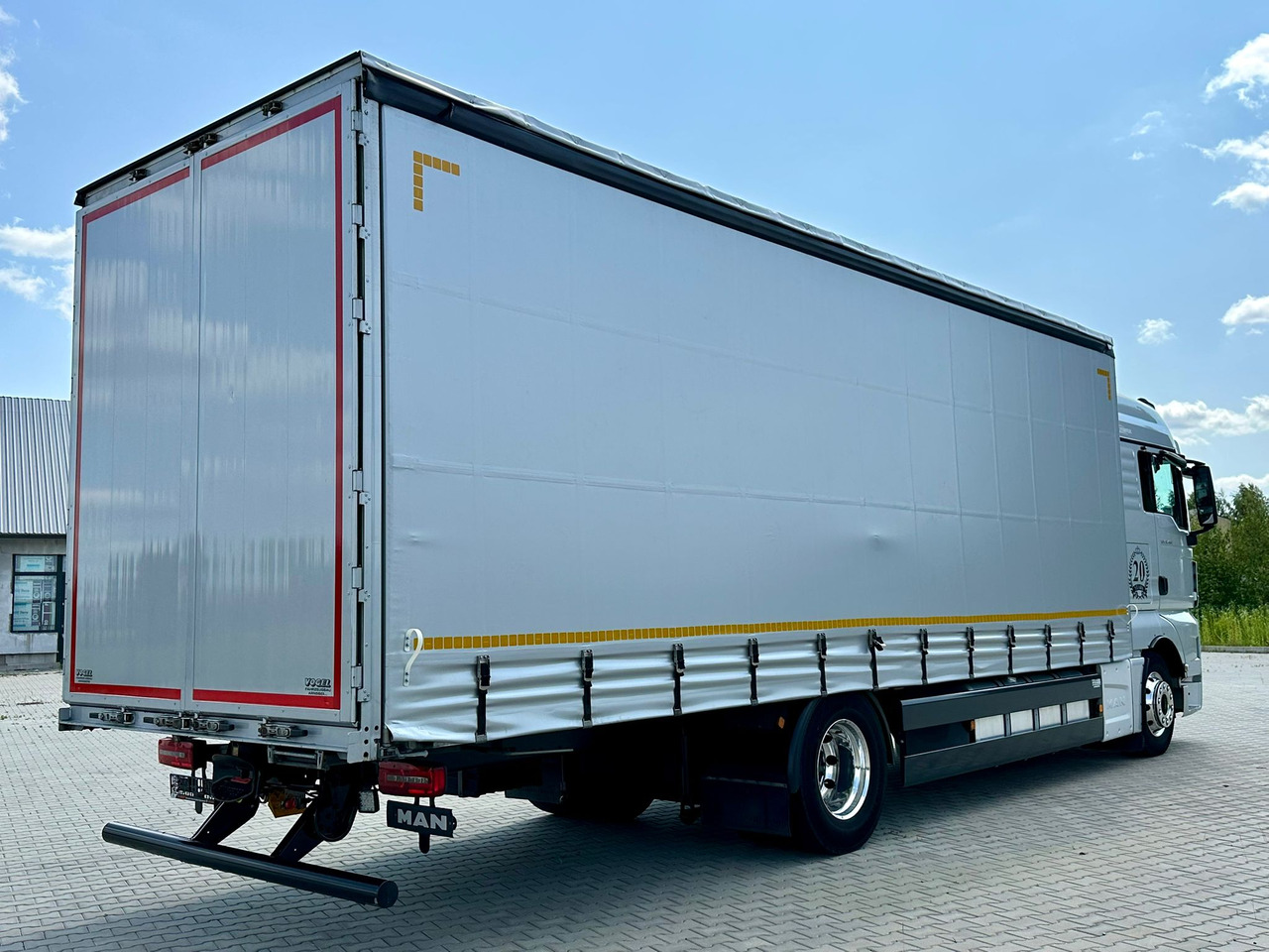 MAN TGX 18.460 / FIRANKA / 20 EUROPALET / ALUSY / SKÓRY / 260 TYS KM / 2019 ROK / Z NIEMIEC - Truk dengan terpal samping: gambar 3 MAN TGX 18.460 / FIRANKA / 20 EUROPALET / ALUSY / SKÓRY / 260 TYS KM / 2019 ROK / Z NIEMIEC - Truk dengan terpal samping: gambar 3