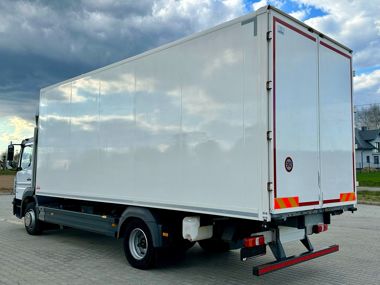 MERCEDES-BENZ ATEGO / 1221 / IZOTERMA / KONTENER / AUTOMAT / 230 TYS KM / 17 EUROPALET / 6.8 M DŁUGOŚCI / 2019 ROK - Truk isotermal: gambar 3 MERCEDES-BENZ ATEGO / 1221 / IZOTERMA / KONTENER / AUTOMAT / 230 TYS KM / 17 EUROPALET / 6.8 M DŁUGOŚCI / 2019 ROK - Truk isotermal: gambar 3