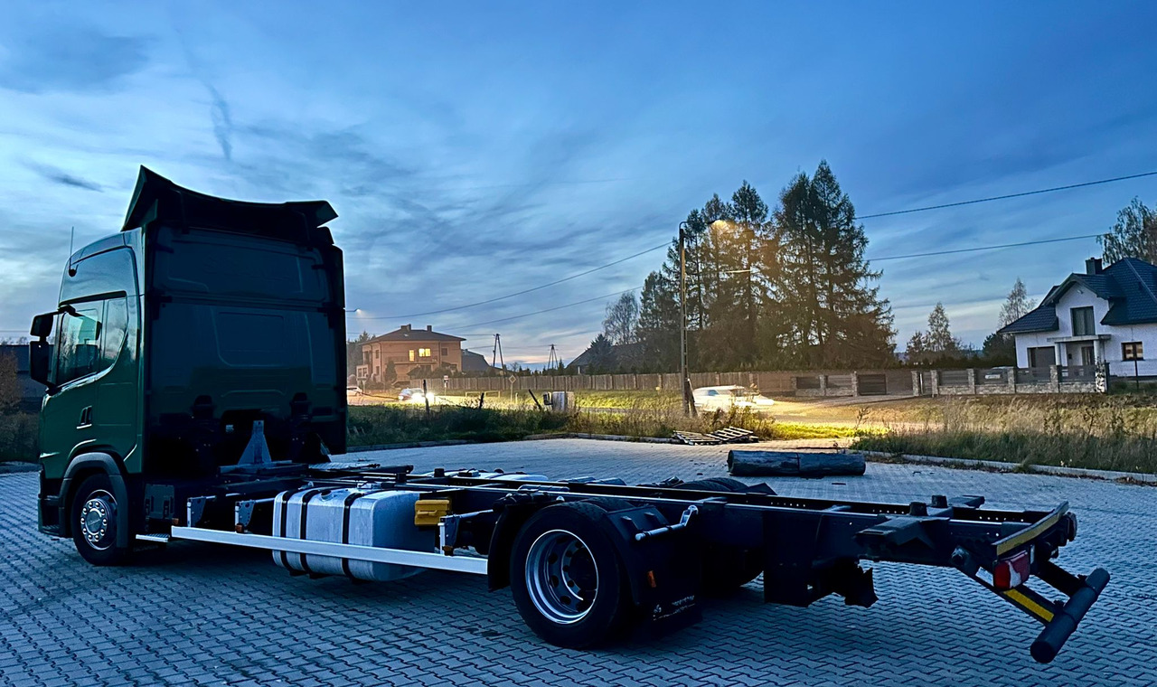 SCANIA G450 / RAMA DO ZABUDOWY / ROZSTAW 5.75 / AUTOMAT / SYPIALKA - Truk sasis: gambar 3 SCANIA G450 / RAMA DO ZABUDOWY / ROZSTAW 5.75 / AUTOMAT / SYPIALKA - Truk sasis: gambar 3