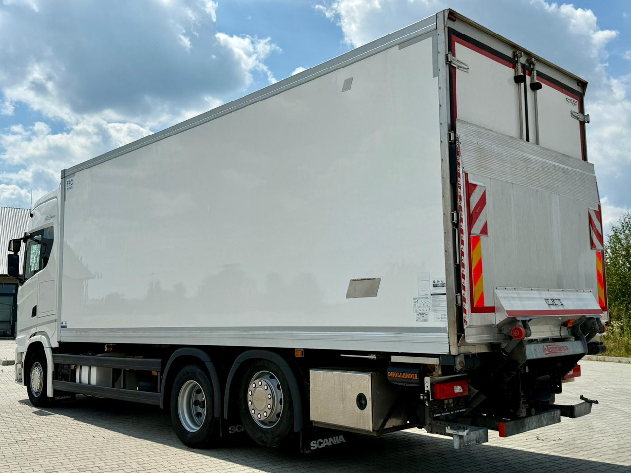SCANIA S500 / CHŁODNIA / WINDA / 18 PALET / 7.4 M / DRUKARKA / AUTOMAT / NISKI PRZEBIEG / PODNOSZONA OŚ / 2020 ROK - Truk berpendingin: gambar 4 SCANIA S500 / CHŁODNIA / WINDA / 18 PALET / 7.4 M / DRUKARKA / AUTOMAT / NISKI PRZEBIEG / PODNOSZONA OŚ / 2020 ROK - Truk berpendingin: gambar 4