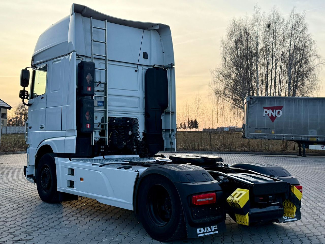 DAF XF 480 / STANDARD / SSC / E6 / SERWISOWANY / 640 TYŚ KM / Z NIEMIEC - Tractor head: gambar 3 DAF XF 480 / STANDARD / SSC / E6 / SERWISOWANY / 640 TYŚ KM / Z NIEMIEC - Tractor head: gambar 3