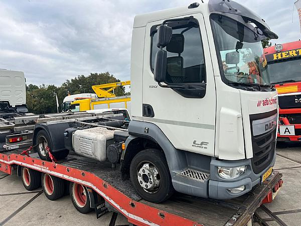 DAF TRUCK chassis Cab - Peralatan lainnya: gambar 1 DAF TRUCK chassis Cab - Peralatan lainnya: gambar 1