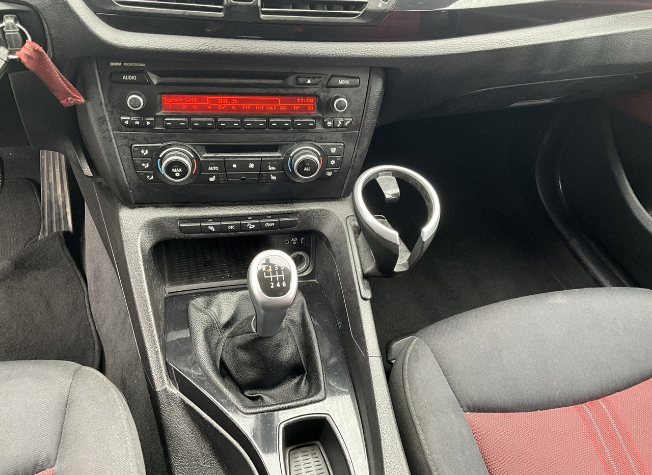 Mobil SUV BMW X1: gambar 15 Mobil SUV BMW X1: gambar 15