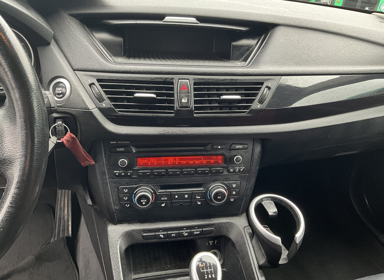 Mobil SUV BMW X1: gambar 14 Mobil SUV BMW X1: gambar 14