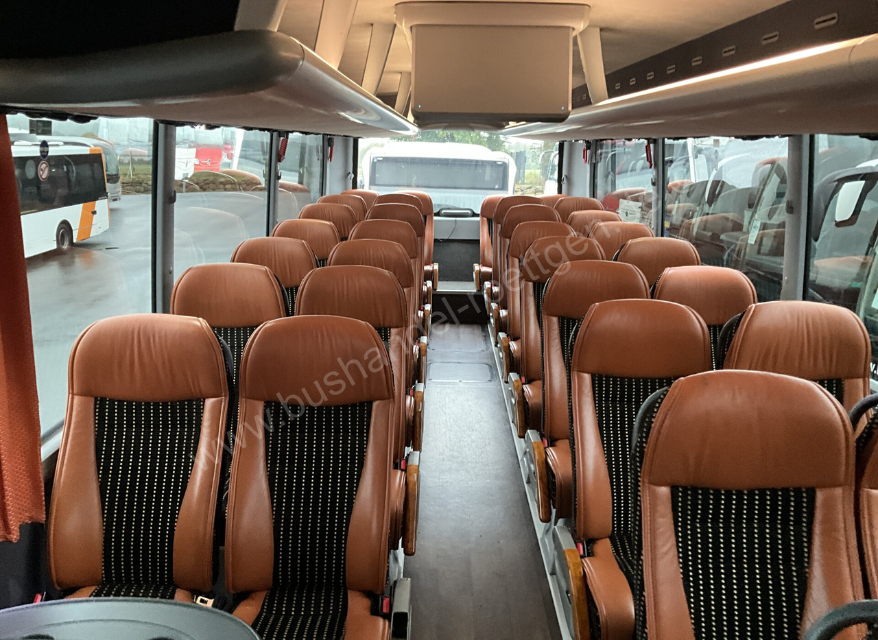 Bus pariwisata MAN R09: gambar 13