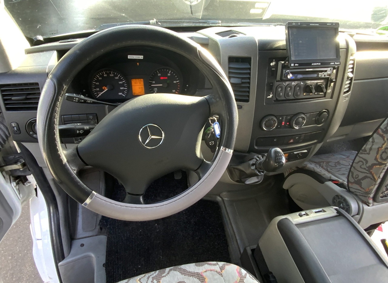Bus mini, Van penumpang Mercedes-Benz 519 CDI Sprinter: gambar 18