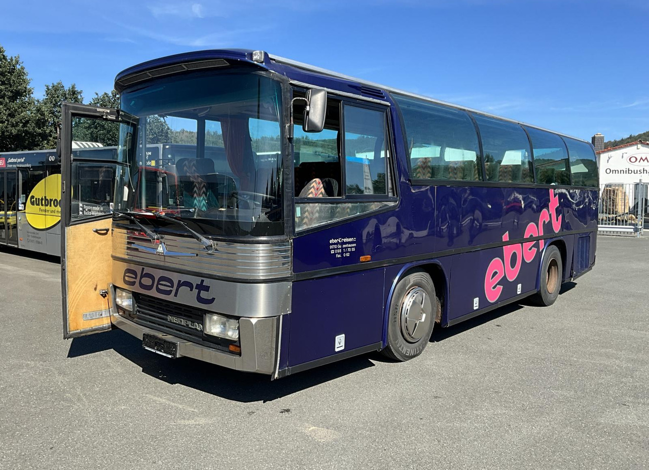 Neoplan N 212 - Bus pariwisata: gambar 2 Neoplan N 212 - Bus pariwisata: gambar 2