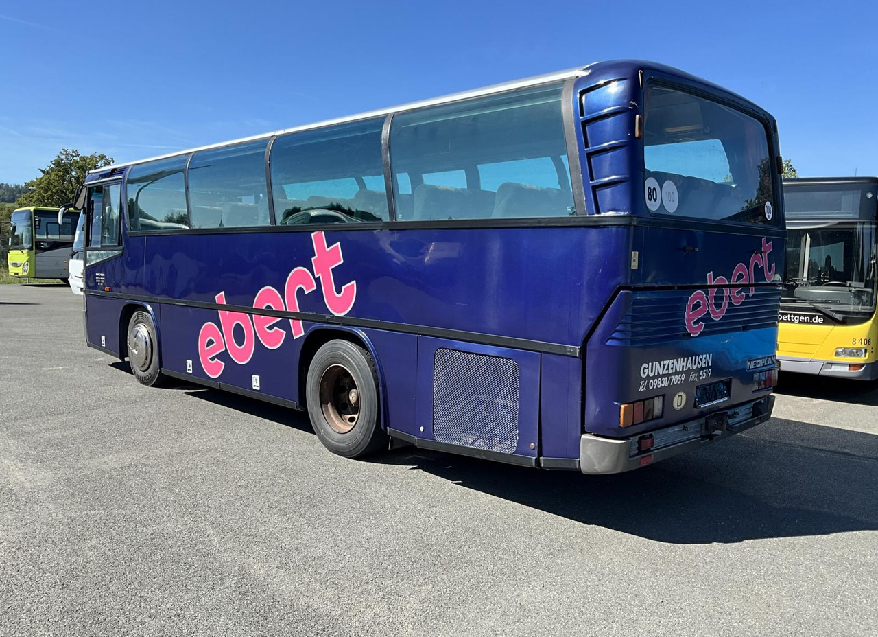 Neoplan N 212 - Bus pariwisata: gambar 3 Neoplan N 212 - Bus pariwisata: gambar 3
