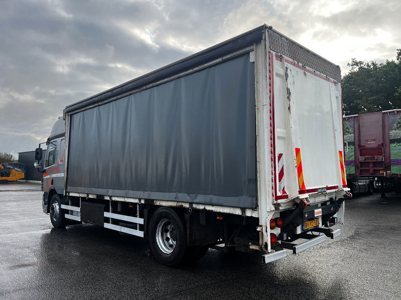 DAF CF 75.250 SC, Euro 5 - Truk dengan terpal samping: gambar 4 DAF CF 75.250 SC, Euro 5 - Truk dengan terpal samping: gambar 4
