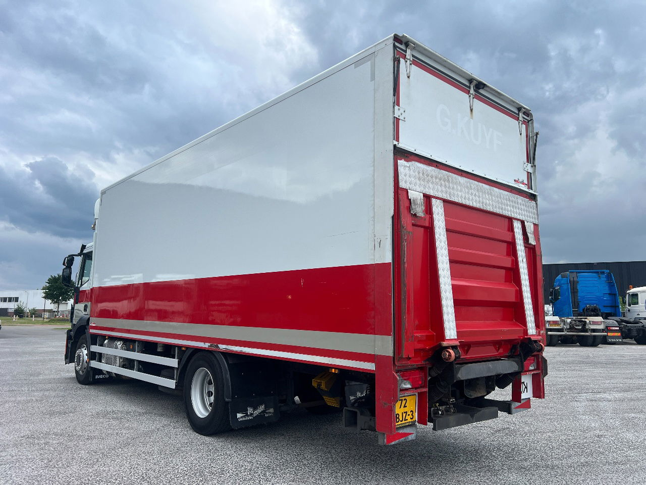 Iveco Stralis 310 AD, 19Ton, Euro 6 - Truk box: gambar 4 Iveco Stralis 310 AD, 19Ton, Euro 6 - Truk box: gambar 4