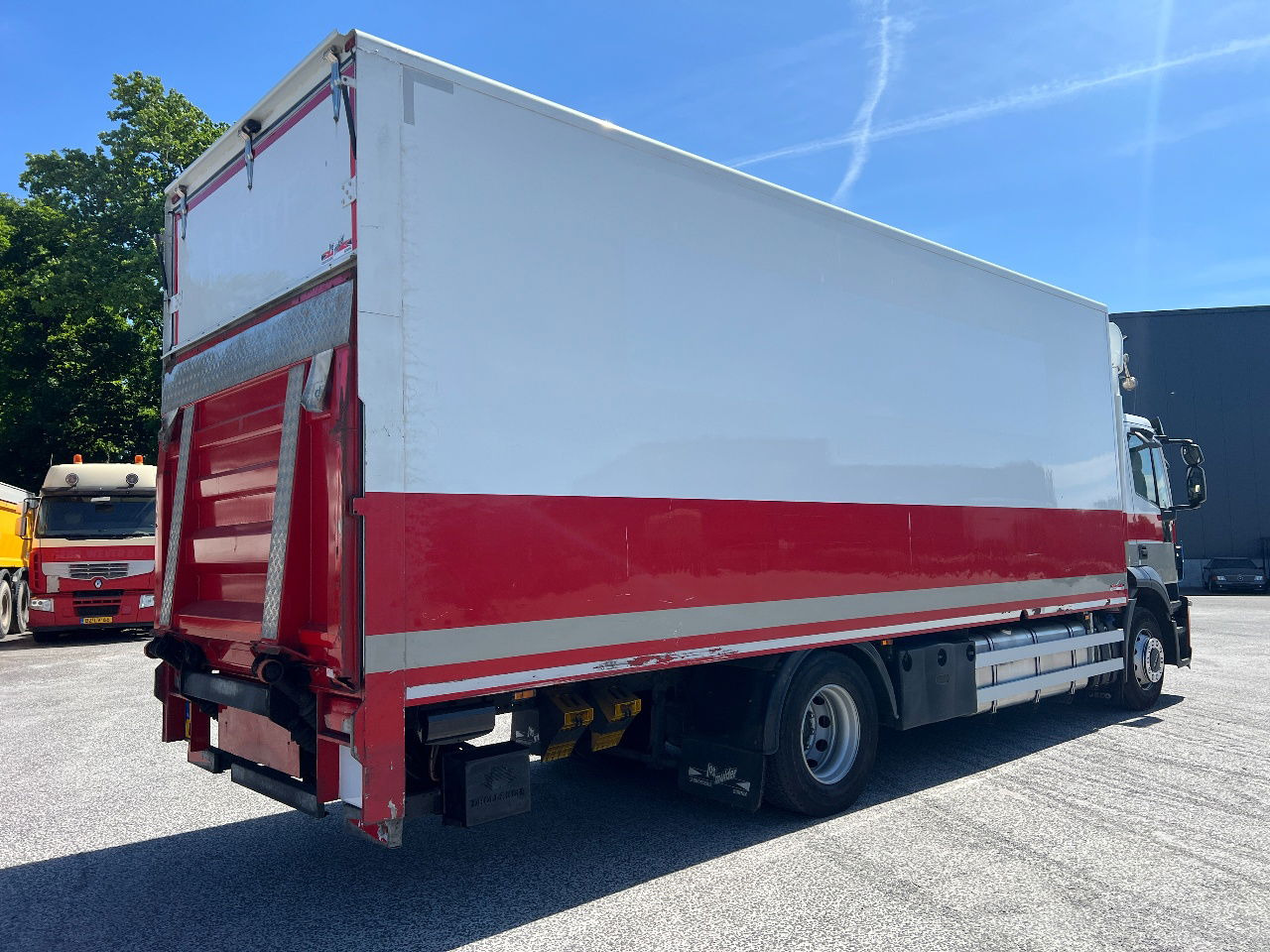 Iveco Stralis 310 AD, 19Ton, Euro 6 - Truk box: gambar 3 Iveco Stralis 310 AD, 19Ton, Euro 6 - Truk box: gambar 3
