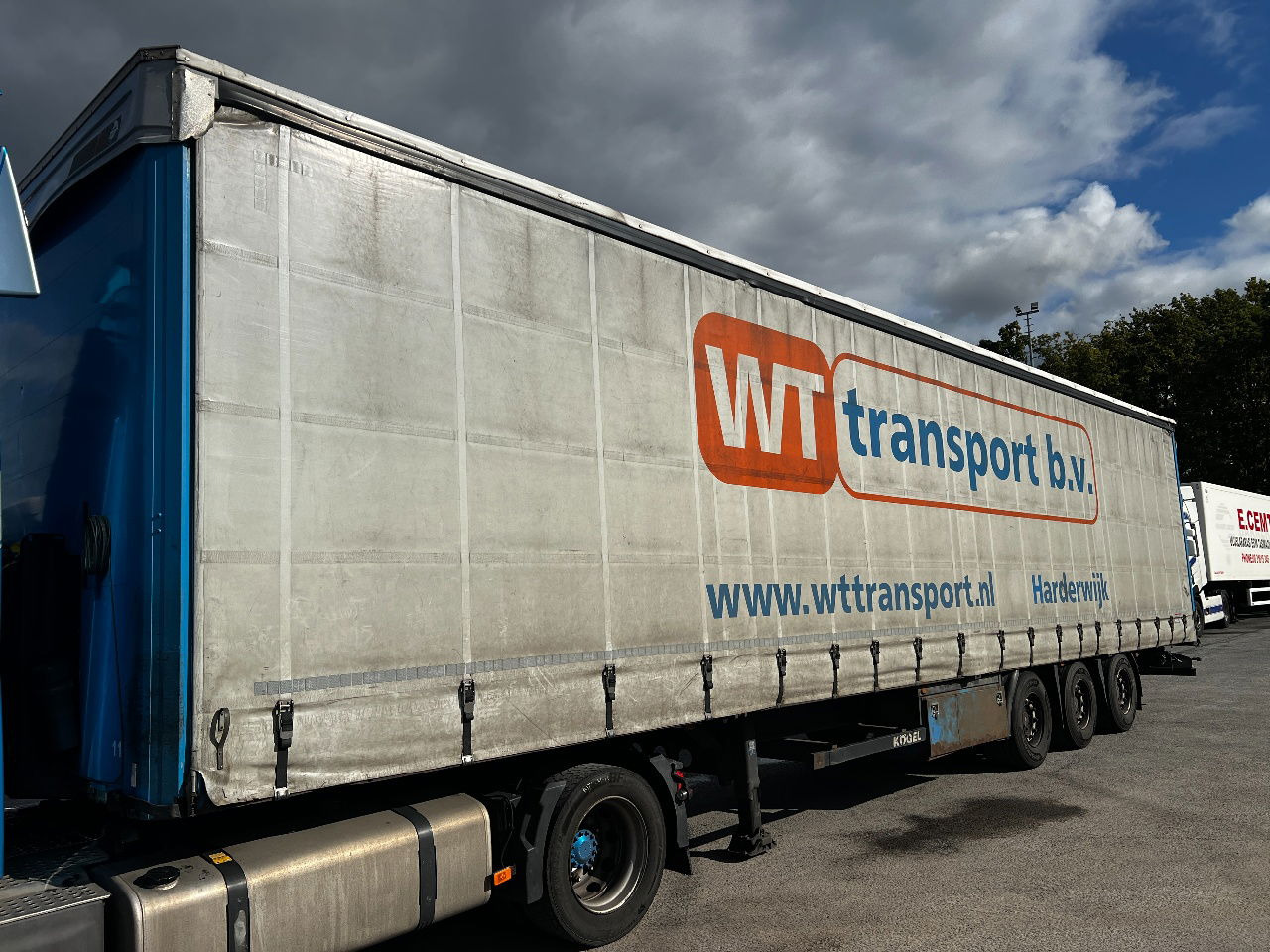 Kögel mega oplegger met SAF intrax - Semi-trailer dengan terpal samping: gambar 1 Kögel mega oplegger met SAF intrax - Semi-trailer dengan terpal samping: gambar 1