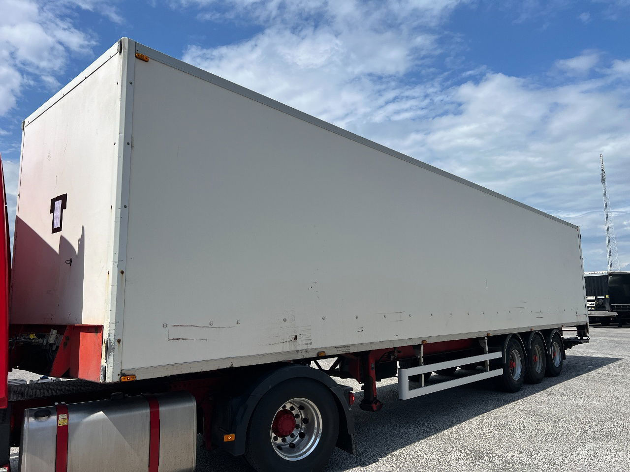 LAG BPW, APK tot maart 2026 - Semi-trailer kotak tertutup: gambar 1 LAG BPW, APK tot maart 2026 - Semi-trailer kotak tertutup: gambar 1