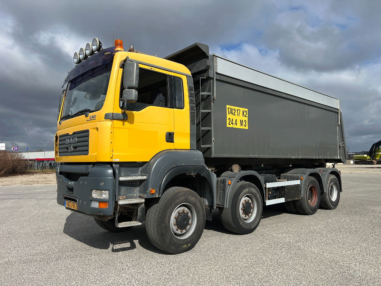 MAN TGA 41.430 TGA 39.430 8x8, full steel, Manual - Truk jungkit: gambar 2 MAN TGA 41.430 TGA 39.430 8x8, full steel, Manual - Truk jungkit: gambar 2