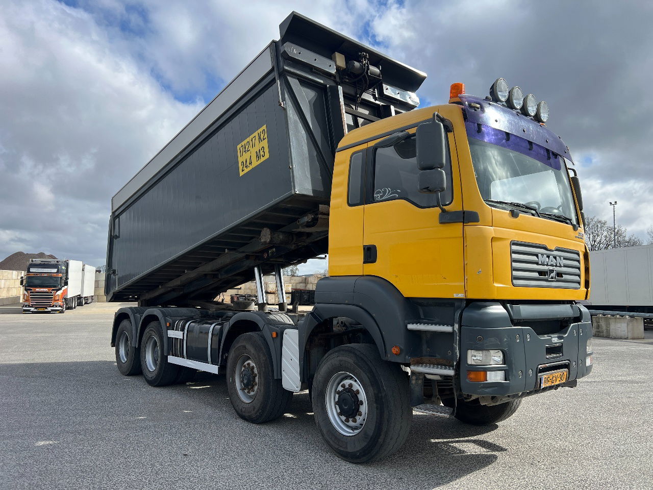 MAN TGA 41.430 TGA 39.430 8x8, full steel, Manual - Truk jungkit: gambar 4 MAN TGA 41.430 TGA 39.430 8x8, full steel, Manual - Truk jungkit: gambar 4