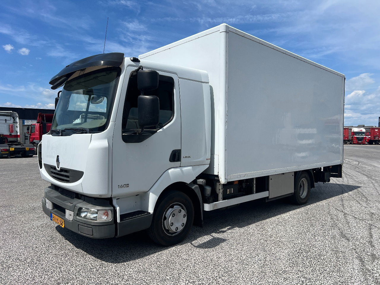 Renault Midliner 160 Manual - Truk box: gambar 1 Renault Midliner 160 Manual - Truk box: gambar 1