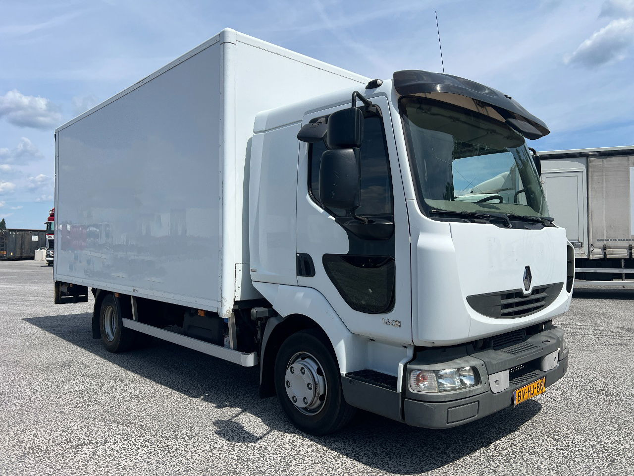 Renault Midliner 160 Manual - Truk box: gambar 2 Renault Midliner 160 Manual - Truk box: gambar 2