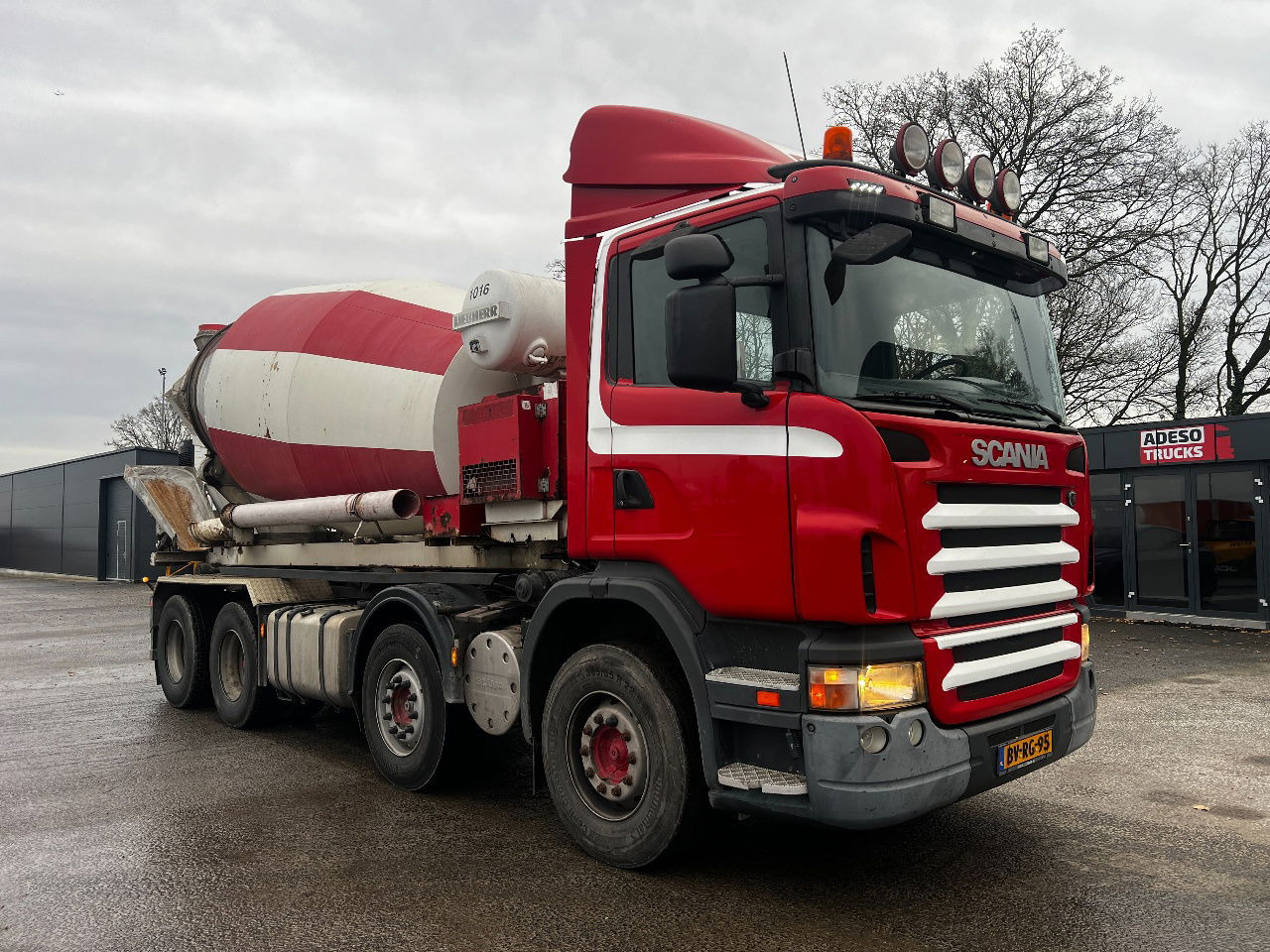 Scania G420 8x4 Liebherr 10m3 mixer met eigen motor - Truk pengaduk beton: gambar 2 Scania G420 8x4 Liebherr 10m3 mixer met eigen motor - Truk pengaduk beton: gambar 2