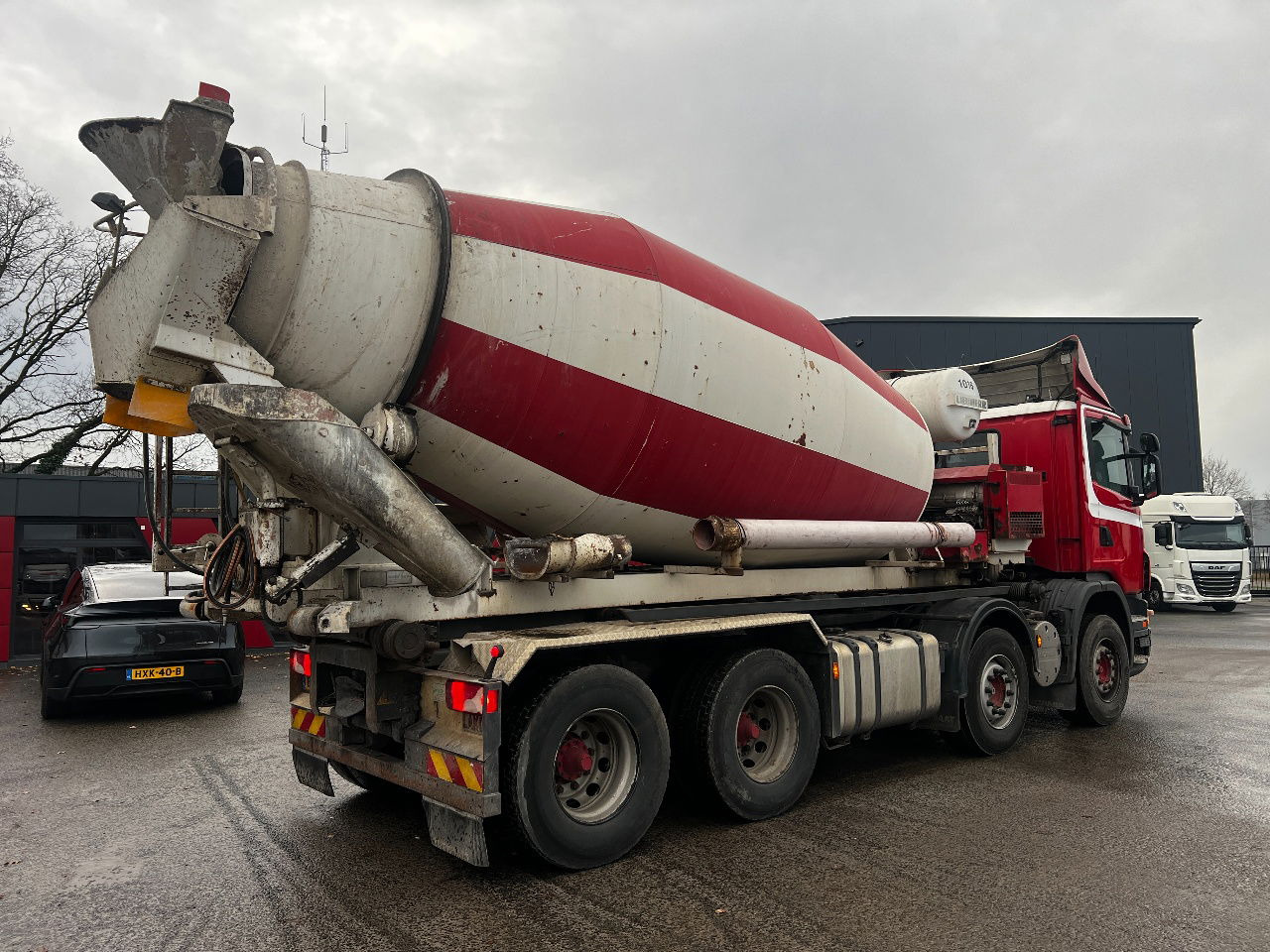 Scania G420 8x4 Liebherr 10m3 mixer met eigen motor - Truk pengaduk beton: gambar 3 Scania G420 8x4 Liebherr 10m3 mixer met eigen motor - Truk pengaduk beton: gambar 3