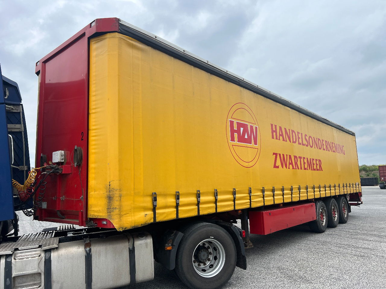 Vogelzang with SAF, disc brakes - Semi-trailer dengan terpal samping: gambar 1 Vogelzang with SAF, disc brakes - Semi-trailer dengan terpal samping: gambar 1