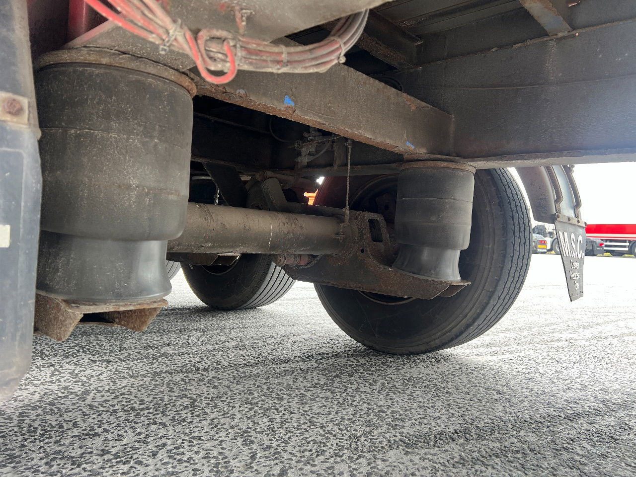 Vogelzang with SAF, disc brakes - Semi-trailer dengan terpal samping: gambar 5 Vogelzang with SAF, disc brakes - Semi-trailer dengan terpal samping: gambar 5