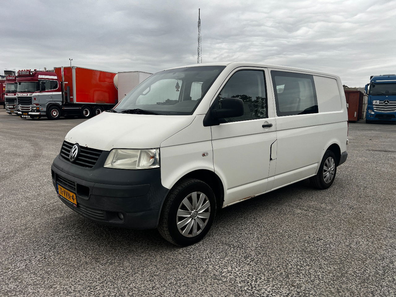 Volkswagen Transporter 2.5 tdi, 96kw, dubbele cabine - Van kecil: gambar 1 Volkswagen Transporter 2.5 tdi, 96kw, dubbele cabine - Van kecil: gambar 1