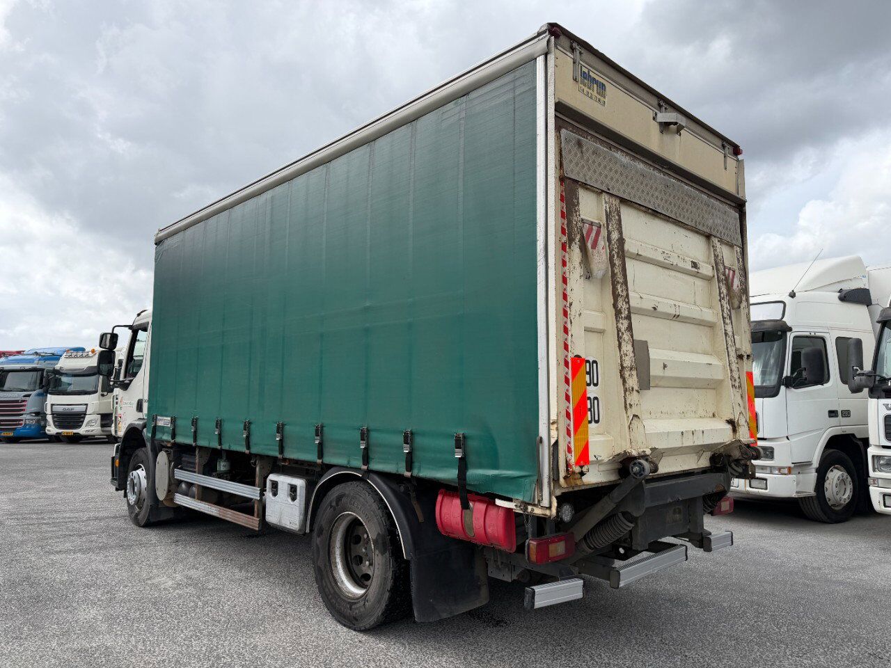 Volvo FE 300 Klima, Euro 5, Manual - Truk dengan terpal samping: gambar 4 Volvo FE 300 Klima, Euro 5, Manual - Truk dengan terpal samping: gambar 4