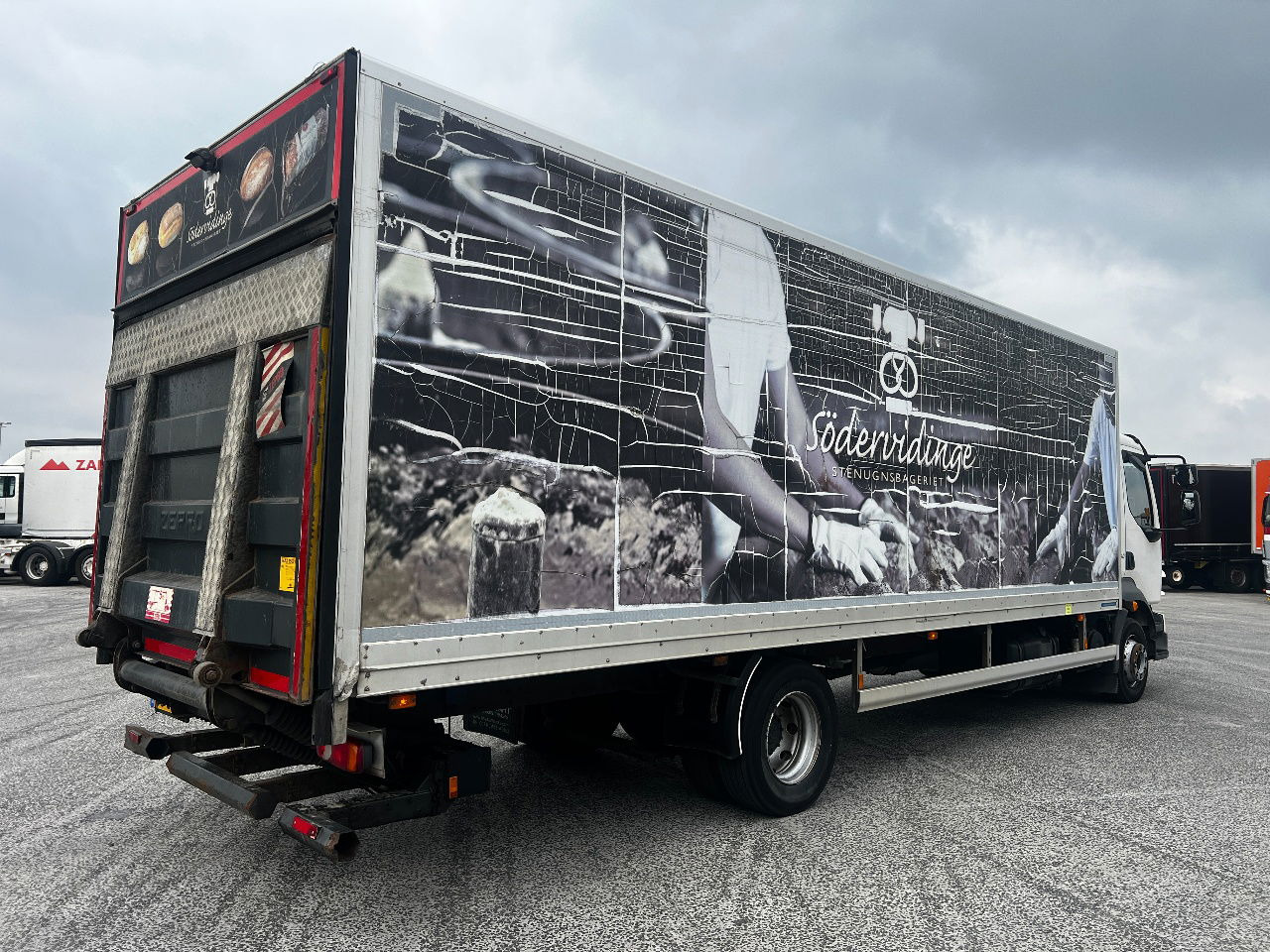 Volvo FL 12.240 Euro 5, NL truck - Truk box: gambar 3 Volvo FL 12.240 Euro 5, NL truck - Truk box: gambar 3