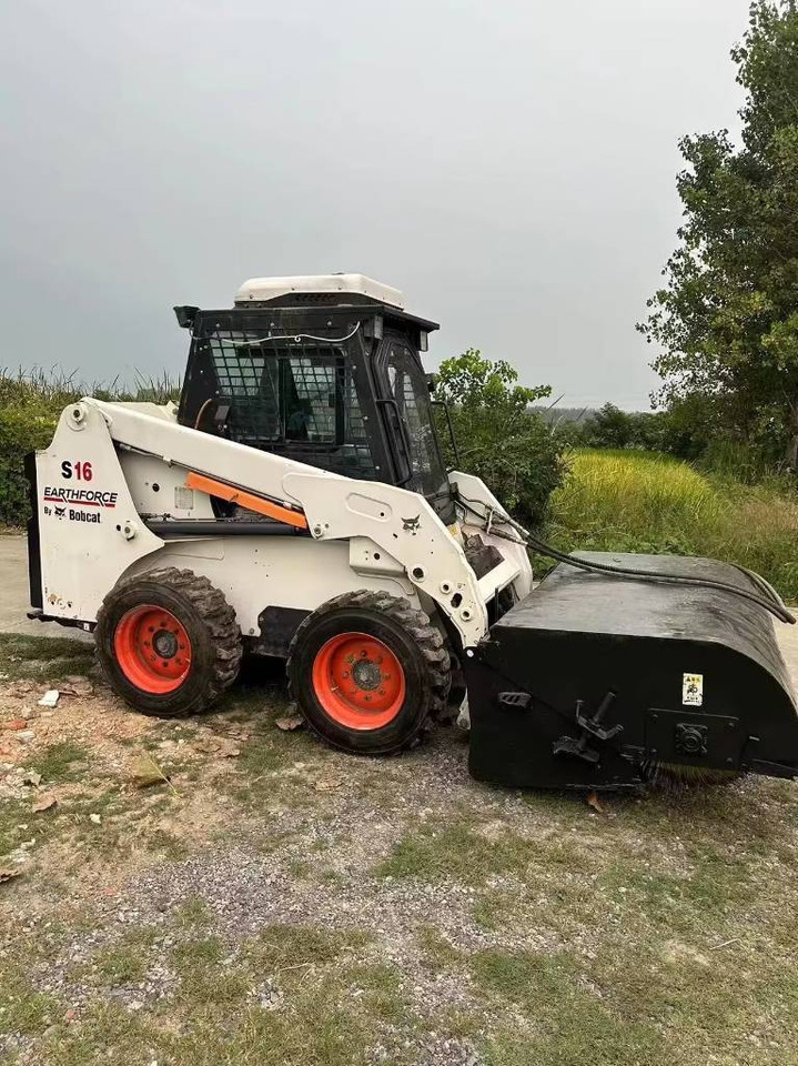 Bobcat S 16 - Skid steer: gambar 2 Bobcat S 16 - Skid steer: gambar 2