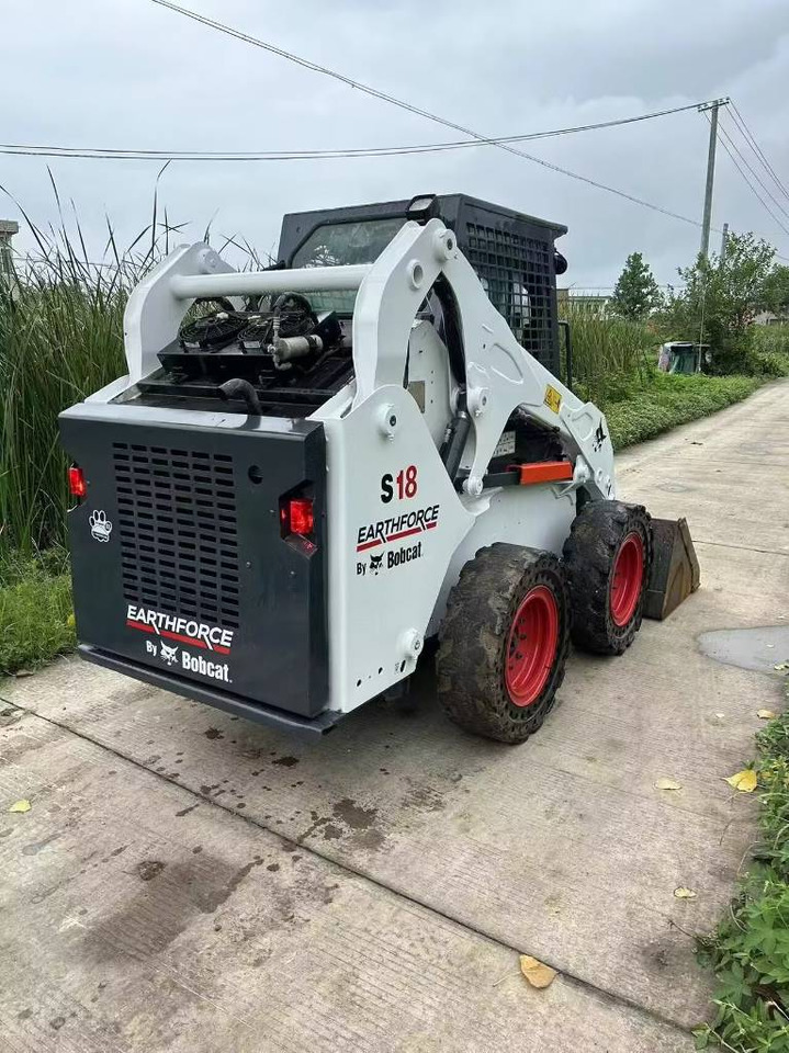 Bobcat S 18 - Skid steer: gambar 1 Bobcat S 18 - Skid steer: gambar 1