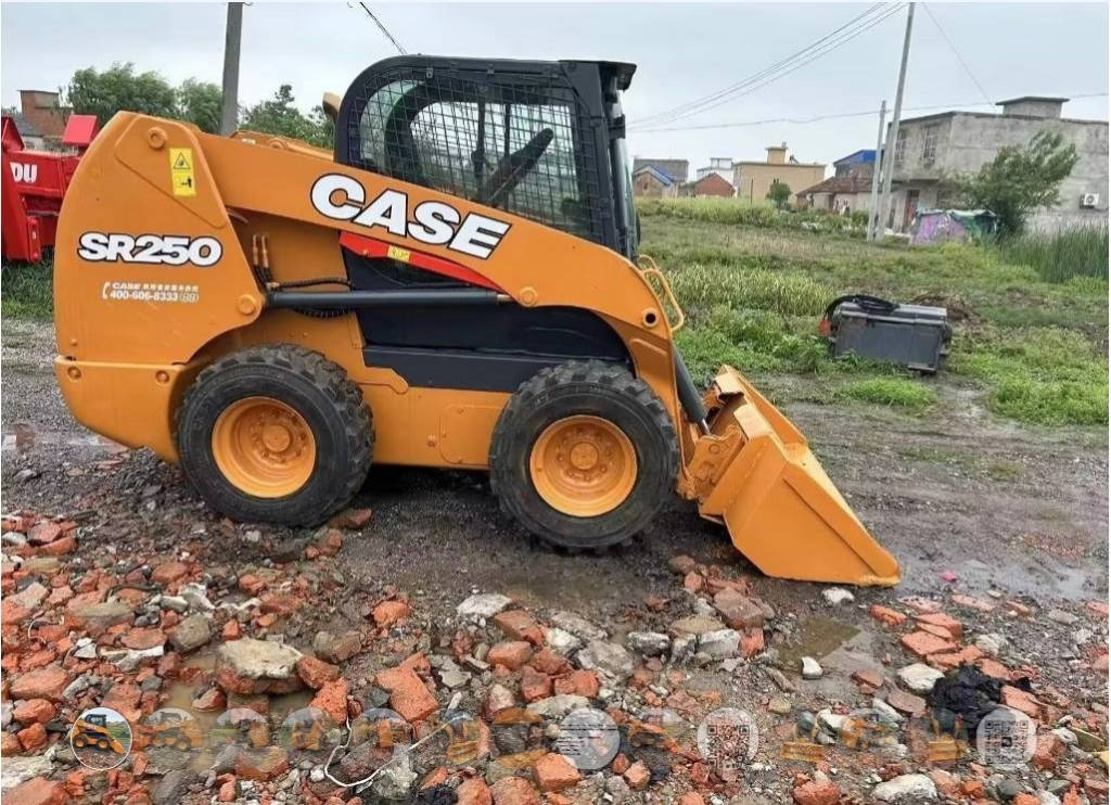 CASE SR 250 - Skid steer: gambar 1 CASE SR 250 - Skid steer: gambar 1