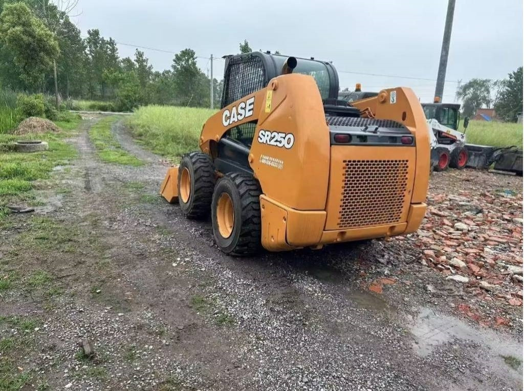 CASE SR 250 - Skid steer: gambar 5 CASE SR 250 - Skid steer: gambar 5