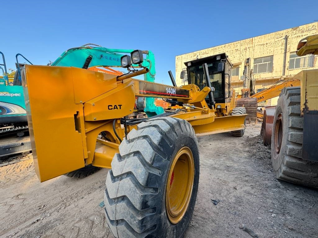 CAT 140 H - Grader: gambar 2 CAT 140 H - Grader: gambar 2