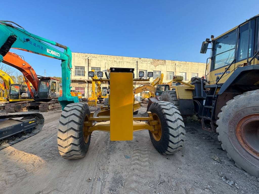 CAT 140 H - Grader: gambar 4 CAT 140 H - Grader: gambar 4