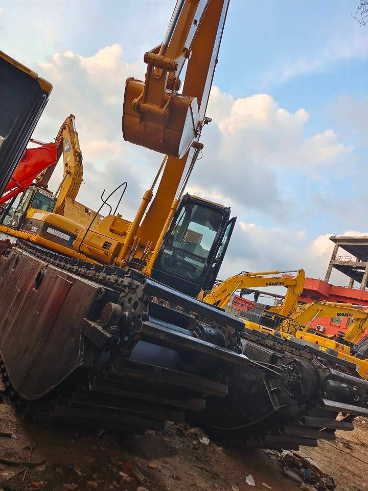 CAT 320 C - Ekskavator amfibi: gambar 4 CAT 320 C - Ekskavator amfibi: gambar 4
