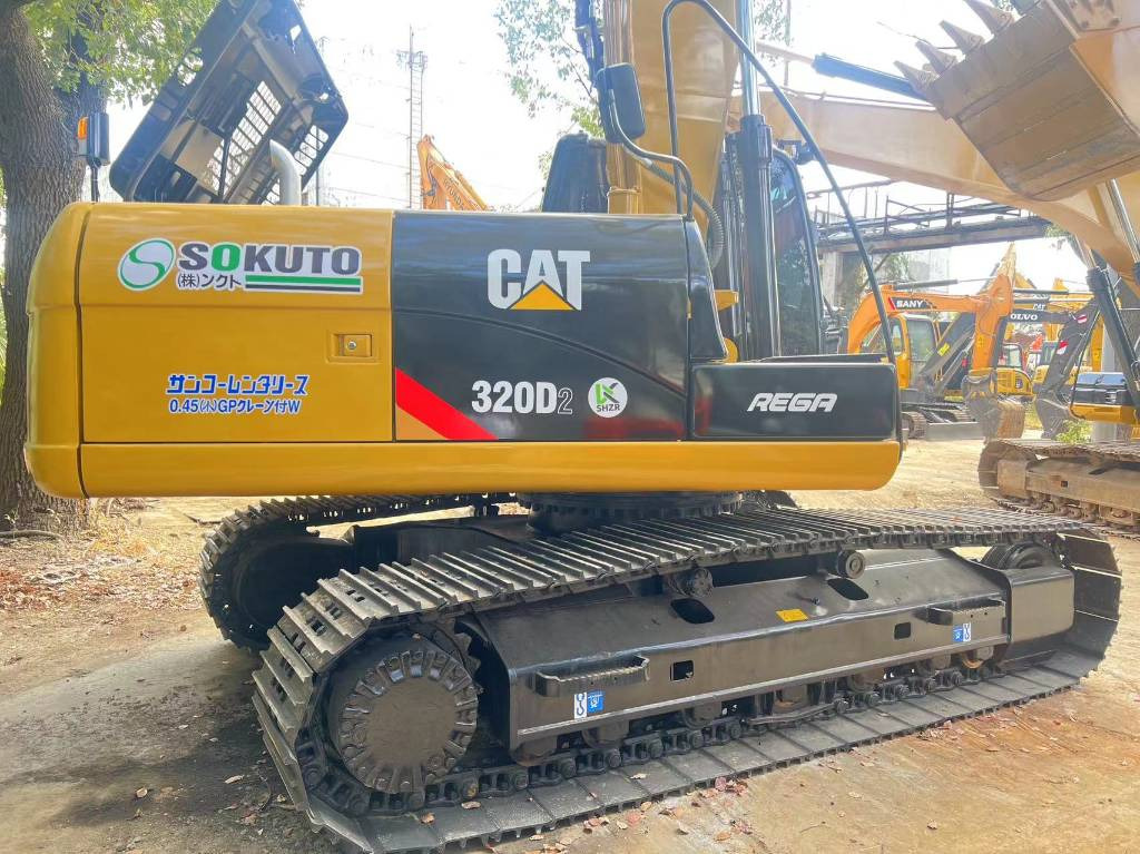 CAT 320 D L - Ekskavator perayap: gambar 1 CAT 320 D L - Ekskavator perayap: gambar 1