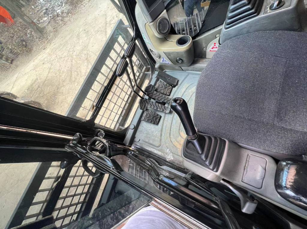 CAT 320 D L - Ekskavator perayap: gambar 5 CAT 320 D L - Ekskavator perayap: gambar 5