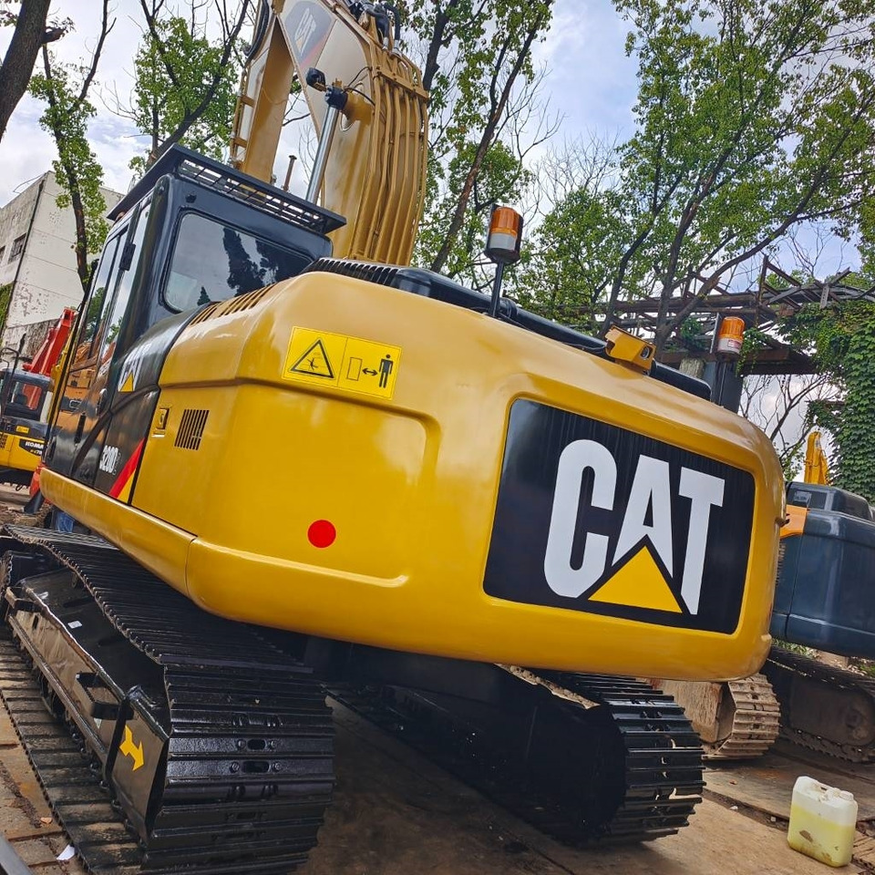 CAT 320 D2 - Ekskavator perayap: gambar 2 CAT 320 D2 - Ekskavator perayap: gambar 2