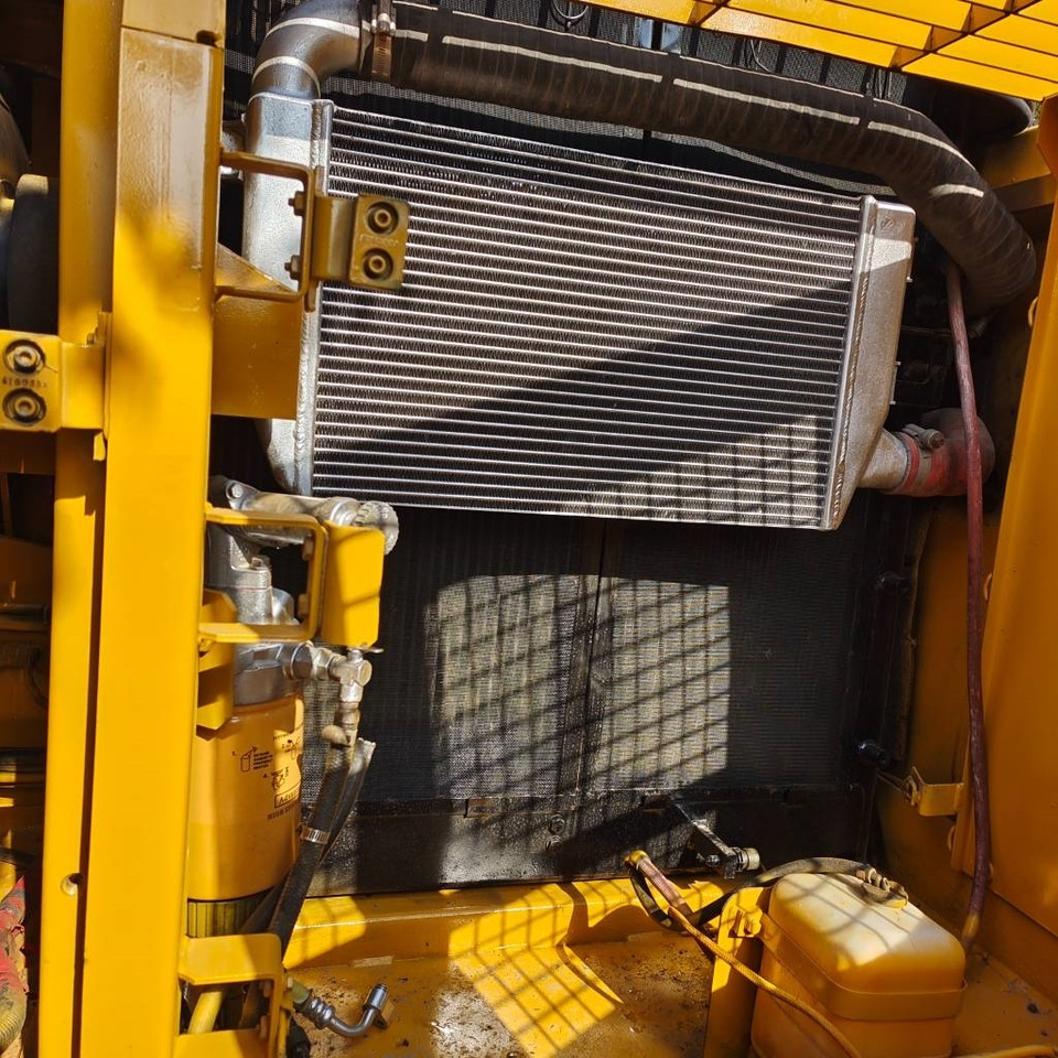 CAT 320 D2 - Ekskavator perayap: gambar 5 CAT 320 D2 - Ekskavator perayap: gambar 5