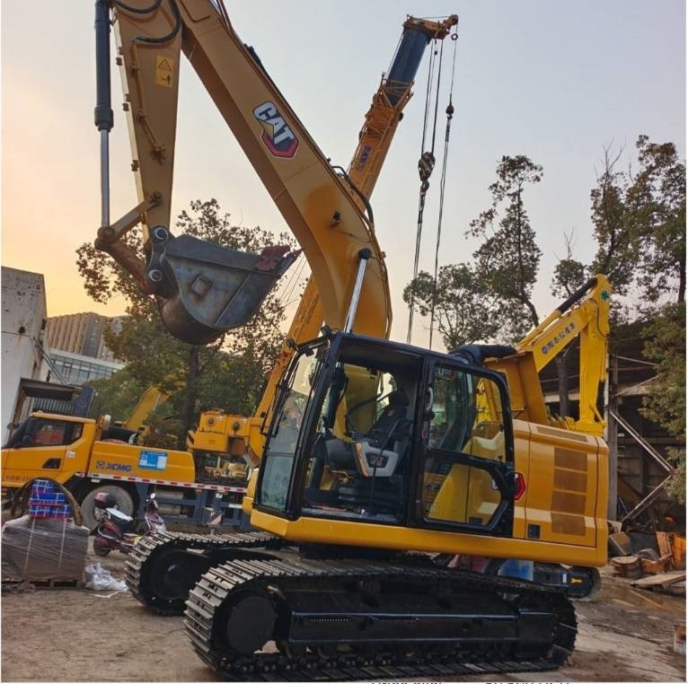 Ekskavator perayap CAT 320 GC: gambar 8