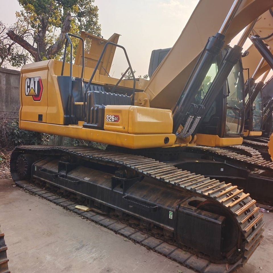 CAT 326 - Ekskavator perayap: gambar 2 CAT 326 - Ekskavator perayap: gambar 2