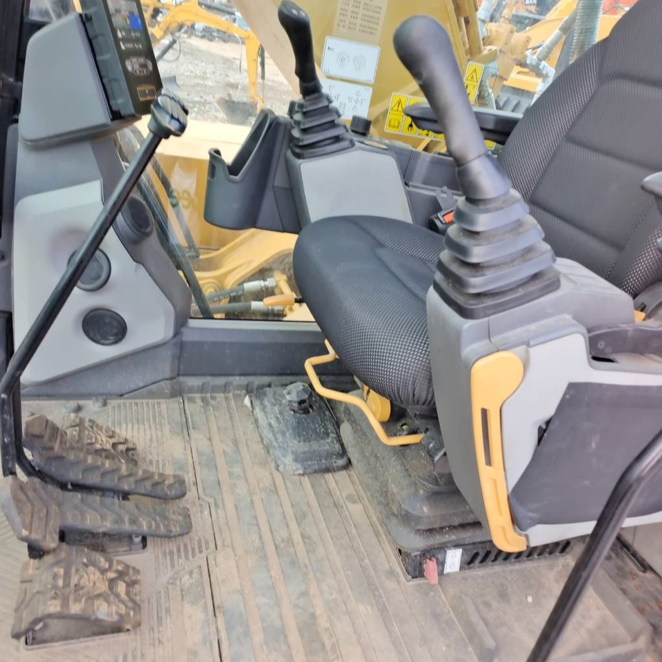 CAT 330 GC - Ekskavator perayap: gambar 5 CAT 330 GC - Ekskavator perayap: gambar 5