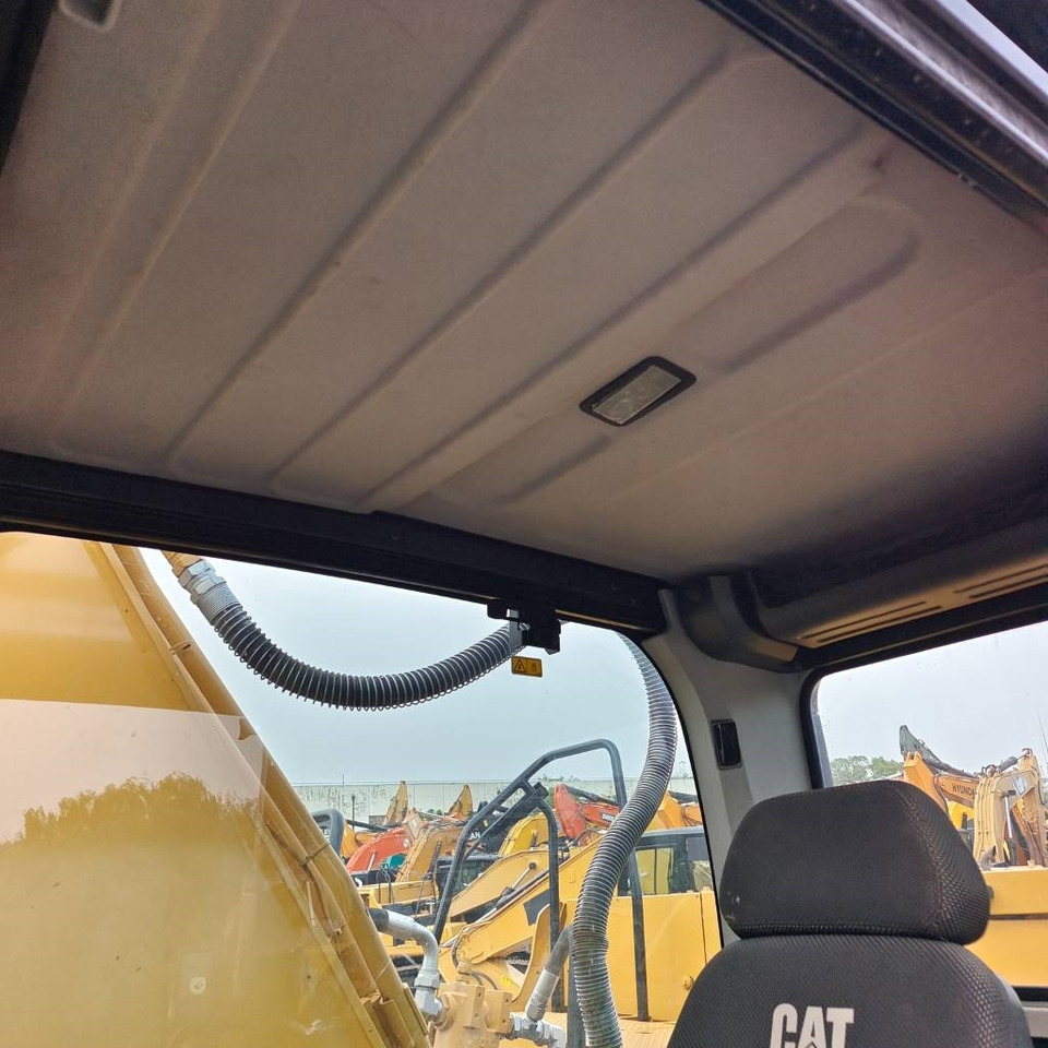 CAT 330 GC - Ekskavator perayap: gambar 4 CAT 330 GC - Ekskavator perayap: gambar 4
