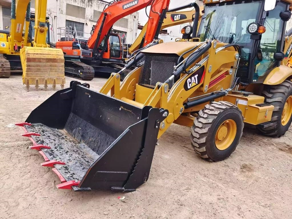 CAT 420 F 100% brand new machine - Backhoe loader: gambar 5 CAT 420 F 100% brand new machine - Backhoe loader: gambar 5