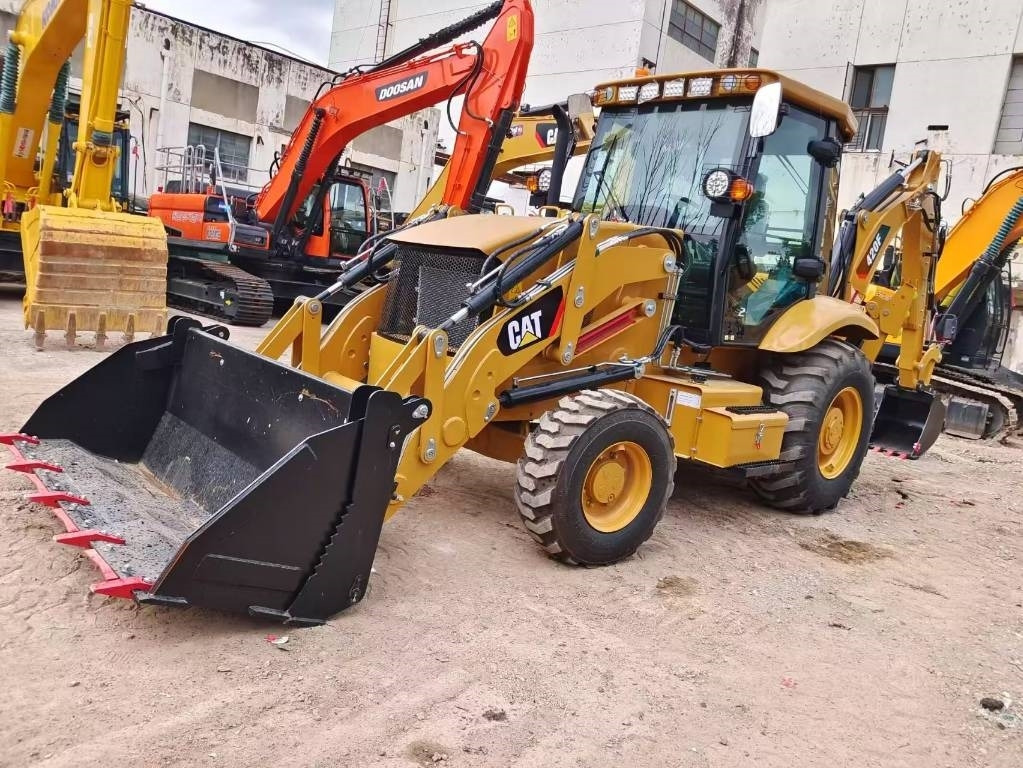 CAT 420 F BRAND NEW MACHINE - Backhoe loader: gambar 4 CAT 420 F BRAND NEW MACHINE - Backhoe loader: gambar 4