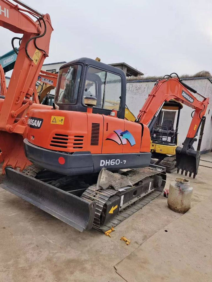 Doosan DH 60-7 - Ekskavator mini: gambar 1 Doosan DH 60-7 - Ekskavator mini: gambar 1