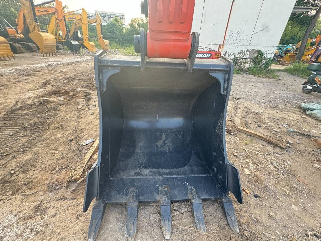 Doosan DX 225 LC - Ekskavator perayap: gambar 3 Doosan DX 225 LC - Ekskavator perayap: gambar 3