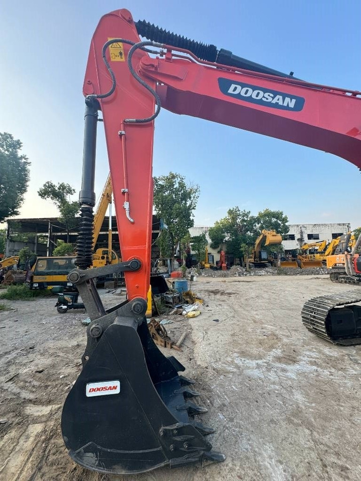 Doosan DX 225 LC - Ekskavator perayap: gambar 4 Doosan DX 225 LC - Ekskavator perayap: gambar 4
