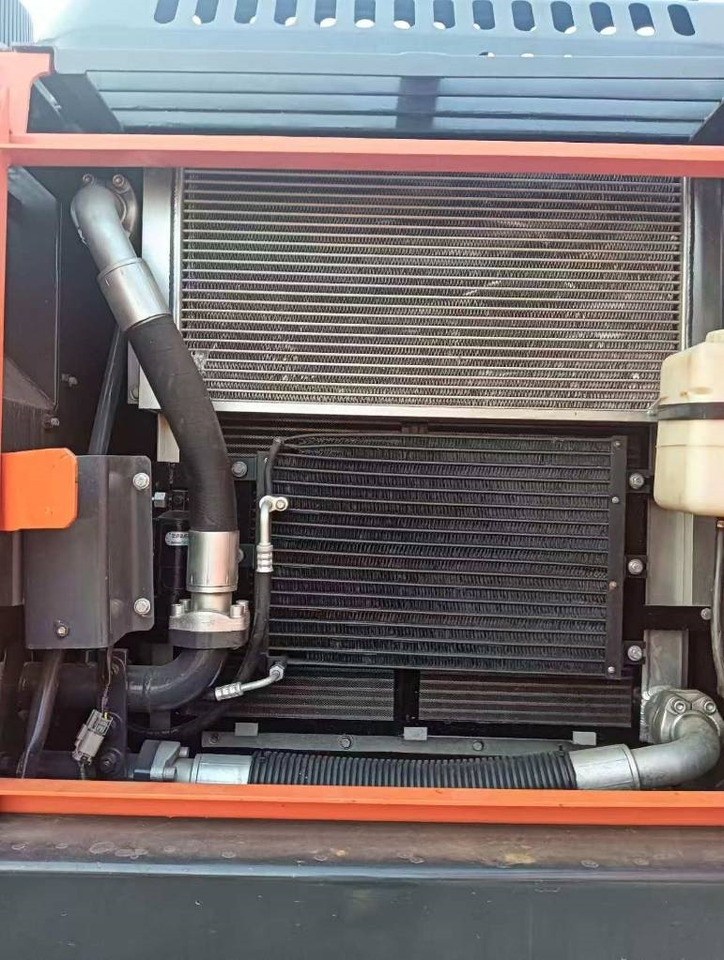 Doosan DX 225 LC - Ekskavator perayap: gambar 5 Doosan DX 225 LC - Ekskavator perayap: gambar 5