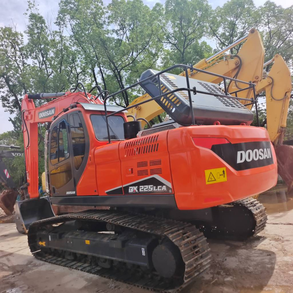 Doosan DX 225 LC - Ekskavator perayap: gambar 1 Doosan DX 225 LC - Ekskavator perayap: gambar 1